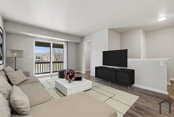 2 bed, 1176 sqft, $1,499 — Photo 2