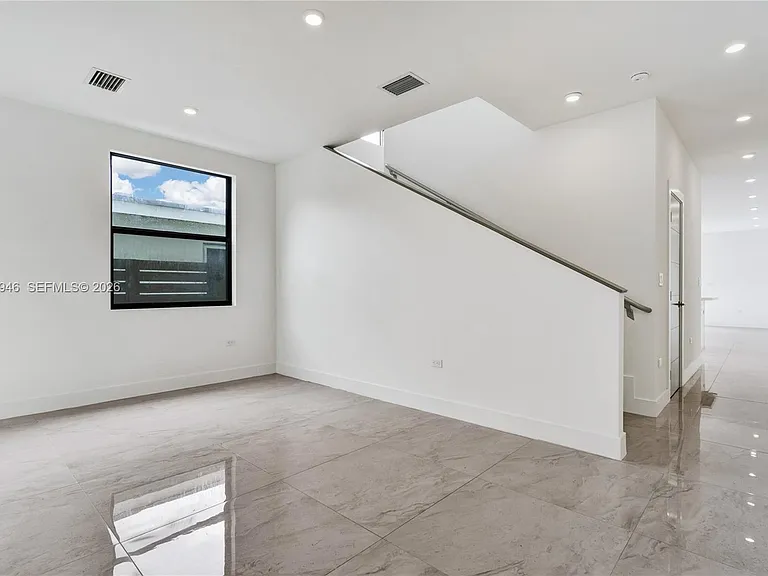 2887 SW 33rd Ave #2887 — Photo 8