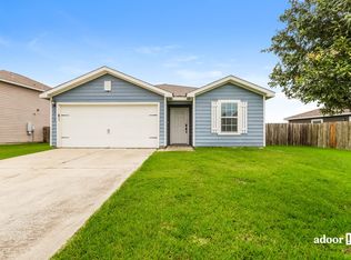 8010 Distant Harbor Rd, Cove, TX 77523