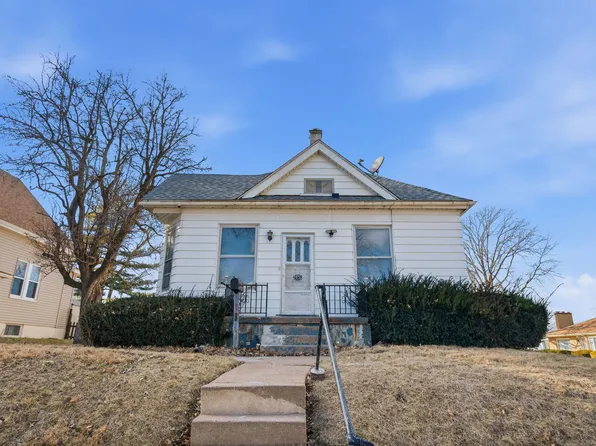 2036 Davie St, Davenport, IA 52804