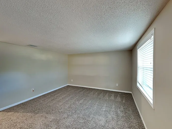 2816 Commanche Ave — Photo 5