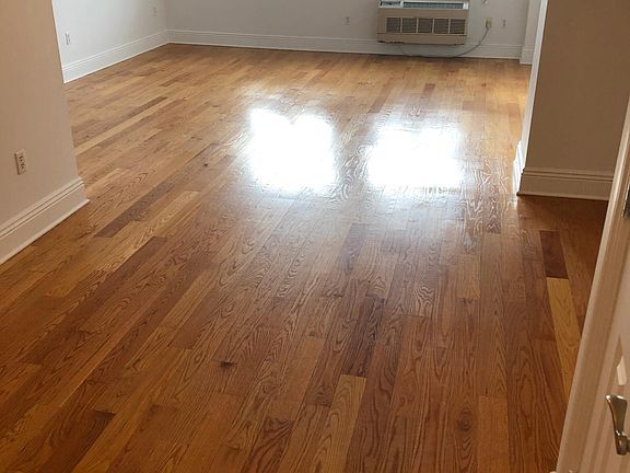 2nd image of 851 22nd St #1509
