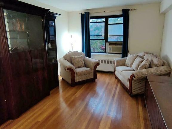 3rd image of 8811 Northern Blvd E #608