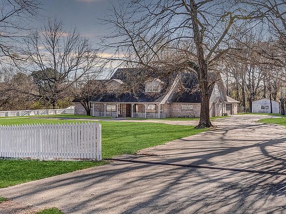 2nd image of 2607 Lonnie Ln
