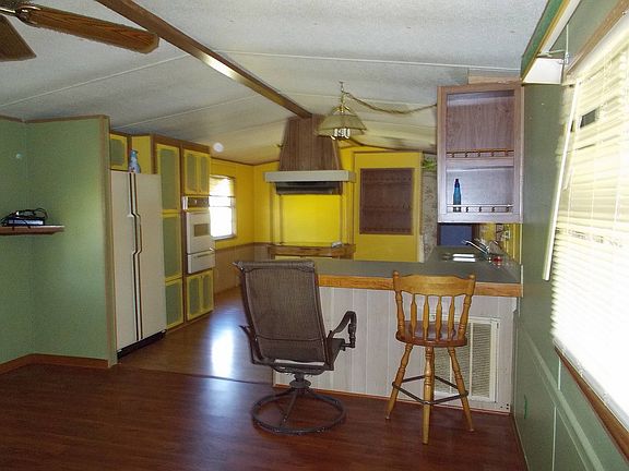 4th image of 37 White Feather Ln
