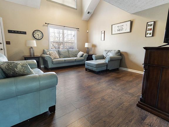 3rd image of 1113 Canyon Ct