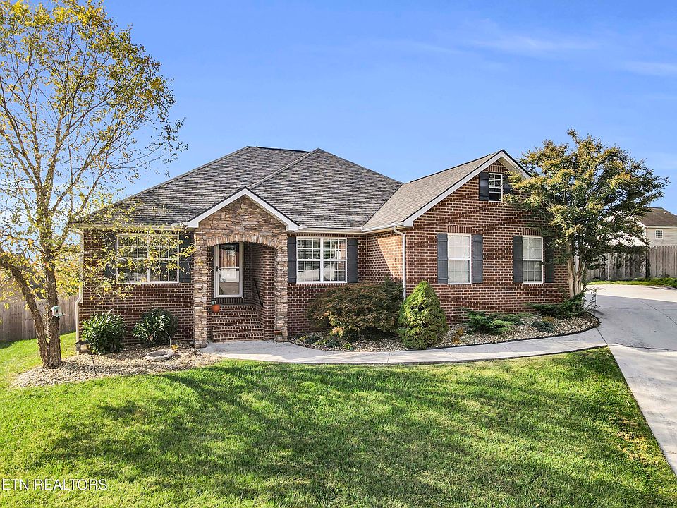 1st image of 2105 Briarhill Ln