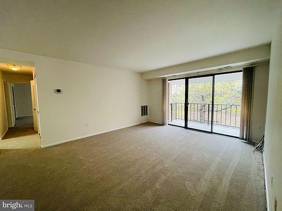 5th image of 2570 Riva Rd Unit 15C