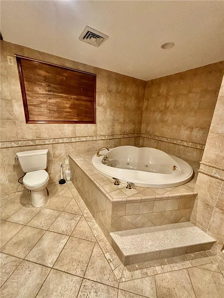 3 bed, 2.5 bath, 1989 sqft, $2,650 — Photo 4