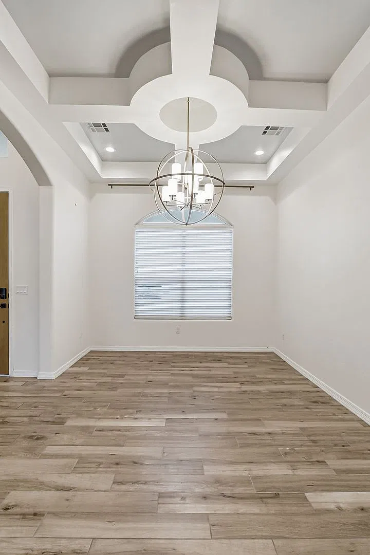 Charming Cactus Wren Home with Comfortable Living — Photo 4