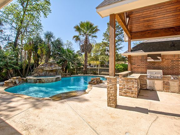 4th image of 8202 Shoregrove Dr
