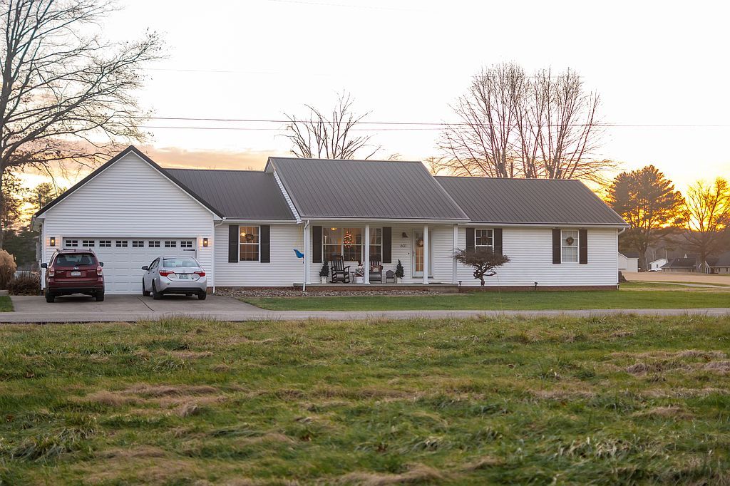 72 Greenfield Ln - Property Image
