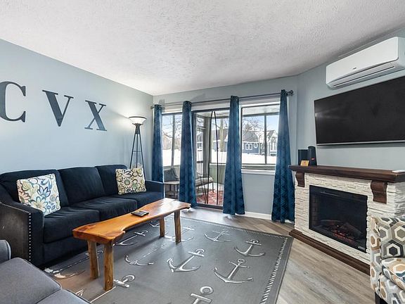 5th image of 101 Michigan Ave #109