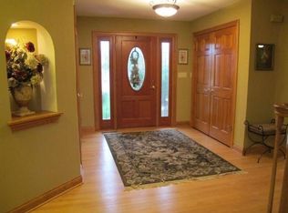 2860 Berwick Ct, Brookfield, WI 53045