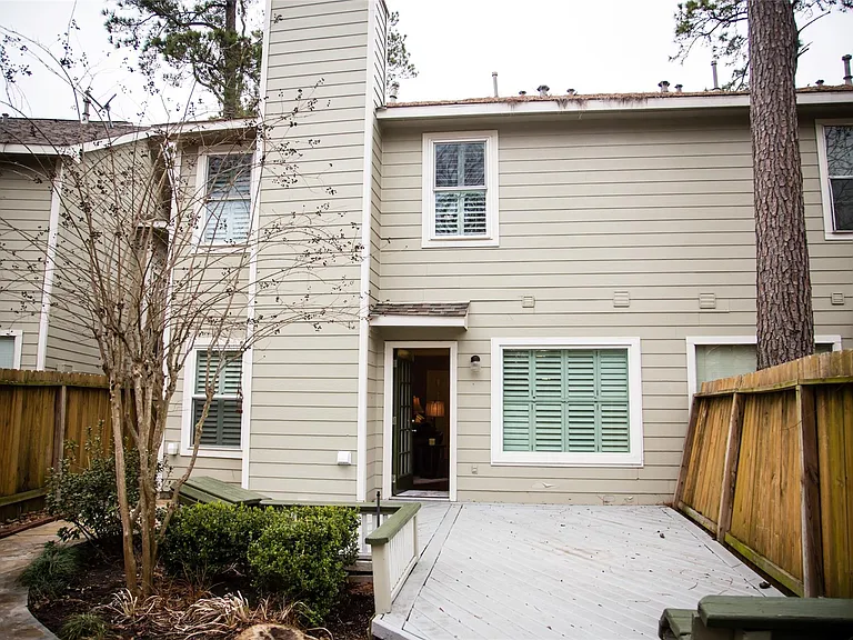31 N Walden Elms Cir — Photo 30