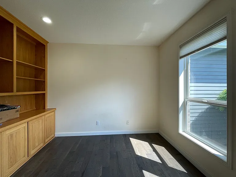 211 NW 110th Ave — Photo 40