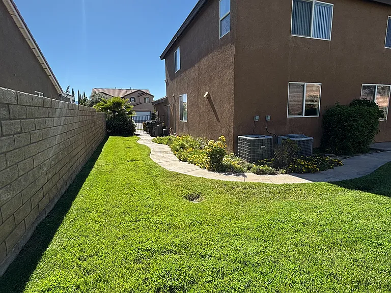 42252 42nd St W — Photo 19