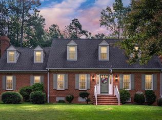 120 Lacy Ln, Bowling Green, VA 22427