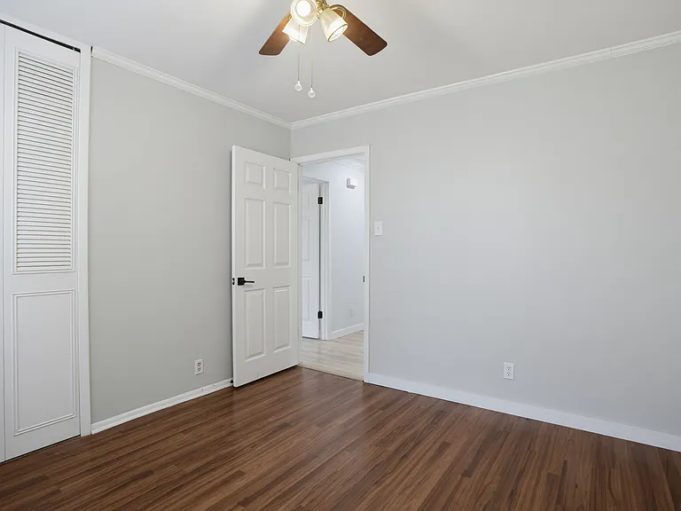 8315 Castlecreek Dr — Photo 23