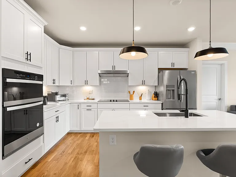 4 Stratton Dr #408 — Photo 2