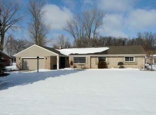 1472 Indian Creek Dr, Temperance, MI 48182