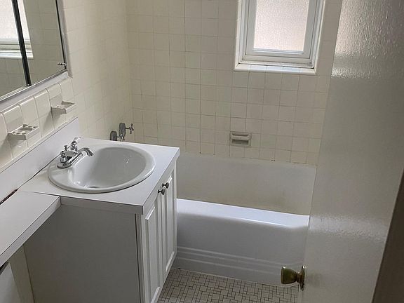 4th image of 700 Scarsdale Ave APT 1J