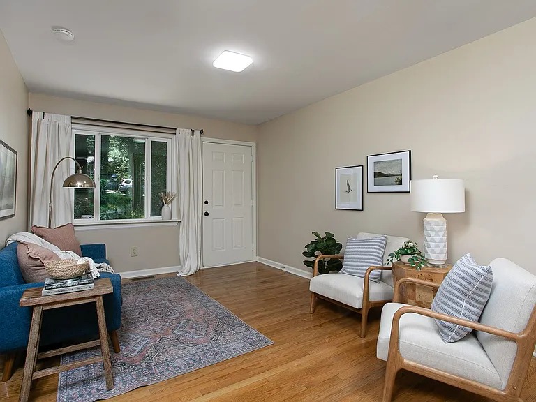 433A Northside Dr — Photo 2