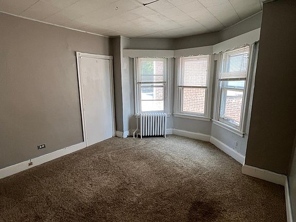 3rd image of 802 E 18th St