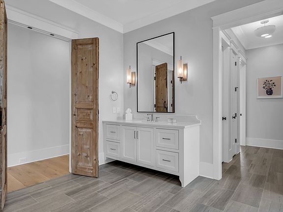 35th image of 5026 Hilltop Ln