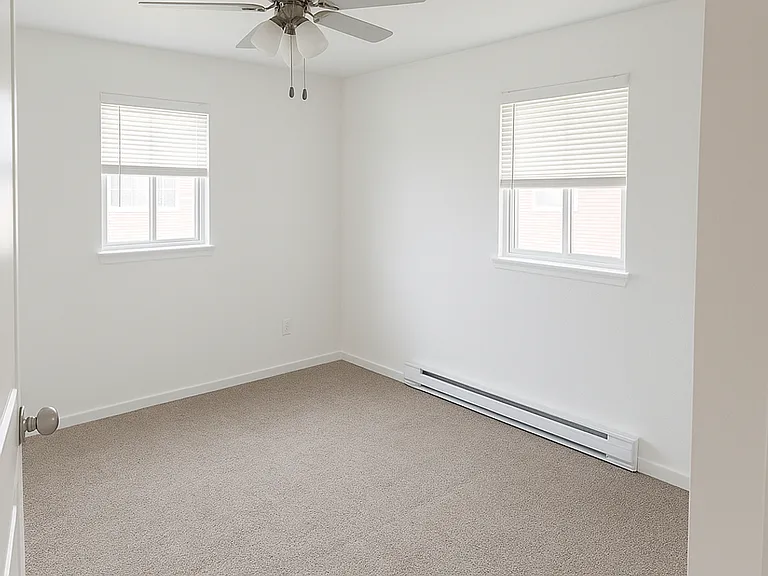 109 NW College Ave — Photo 5
