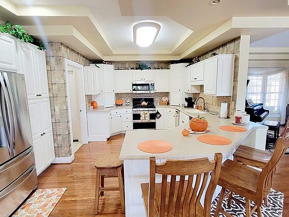 2nd image of 1119 Crestwood Dr