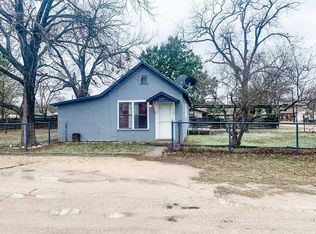 210 1st St, Brackettville, TX 78832