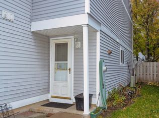 515 Meadow Green Ln, Round Lake Beach, IL
