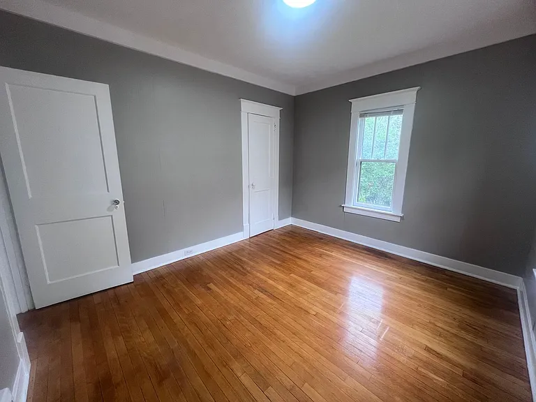 317 Pine Ave NW — Photo 16