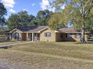 105 Alice St, Anahuac, TX 77514