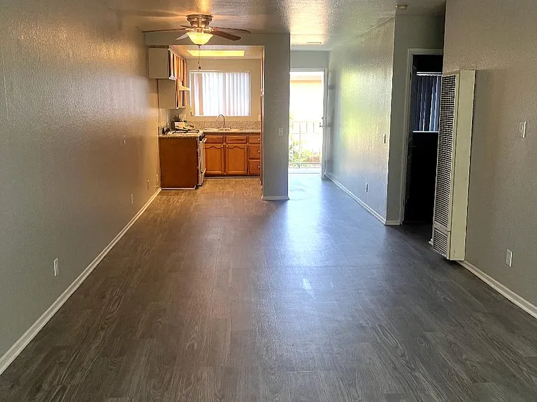 South Park Apartments — Photo 8