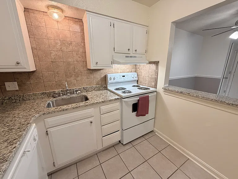 Countrybrook Apartments — Photo 111