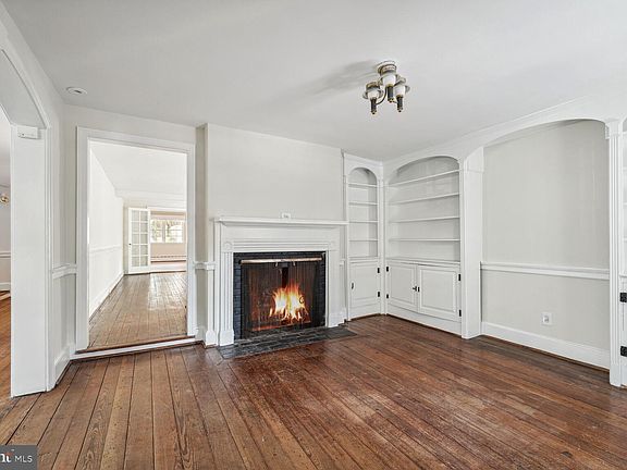 3rd image of 518 S Fairfax St