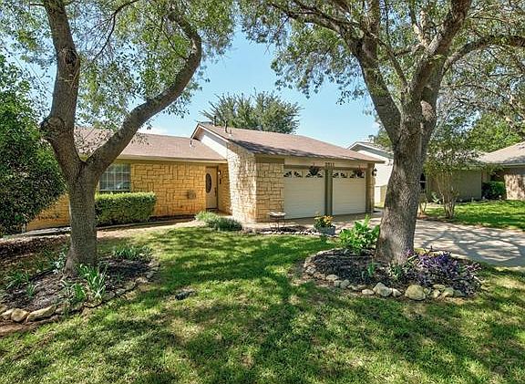 3rd image of 2511 Armstrong Dr