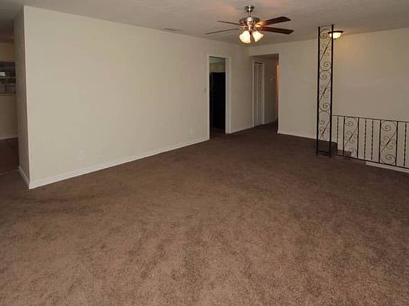 3rd image of 4621 Pompano Dr