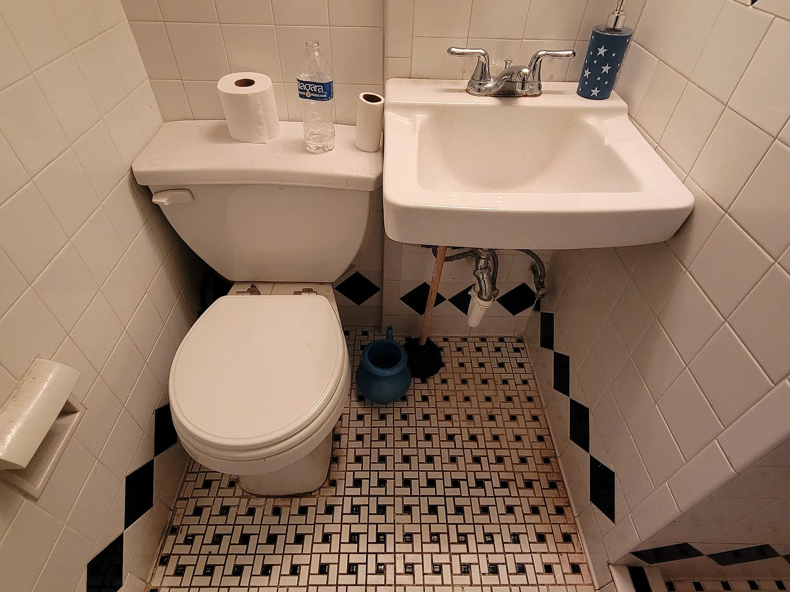 1031 Swinton Ave — Photo 3