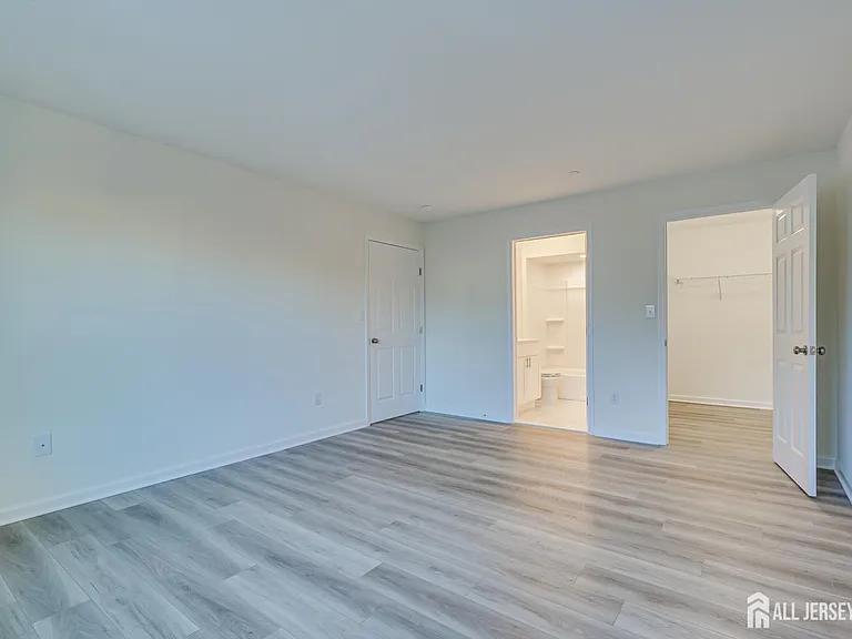 1223 Waterford Dr — Photo 9