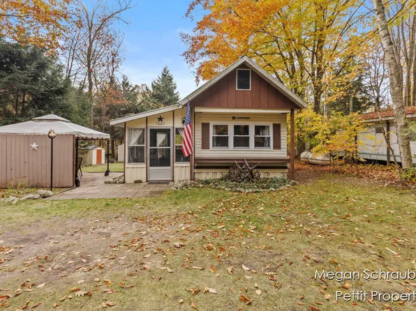 7887 Wisconsin St, Shelby, MI 49455