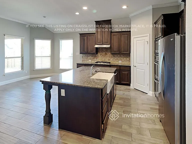 700 Boardwalk Way — Photo 6
