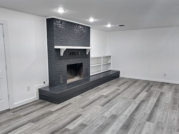 4th image of 103 W 1st St