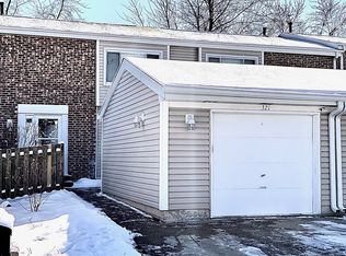 321 Barclay Dr, Glendale Heights, IL