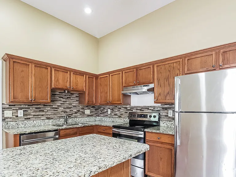 10156 Lynham Dr — Photo 7