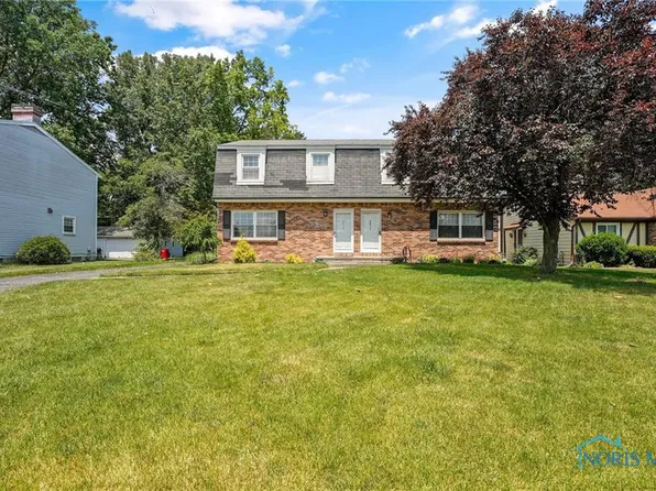 6814 Woodlake Dr, Toledo, OH 43617