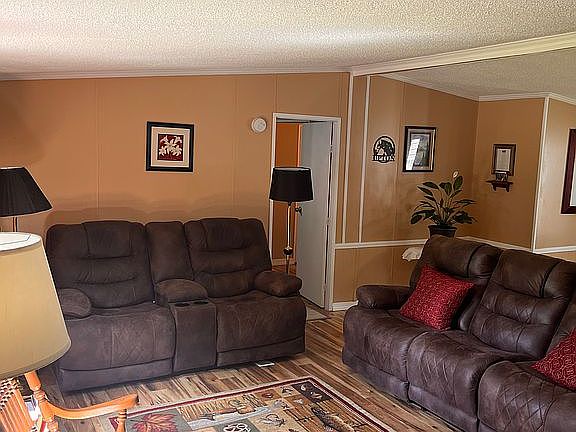 2nd image of 82 Elm Ct