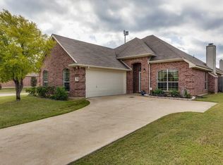 9044 Winding River Dr, Fort Worth, TX 76118